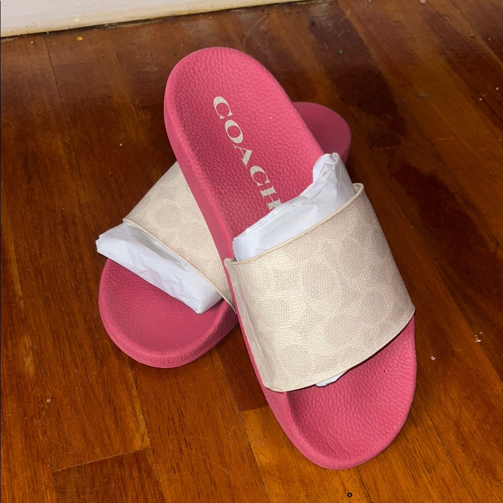 ✨Coach✨Signature Pink and Tan Slides *Like New*